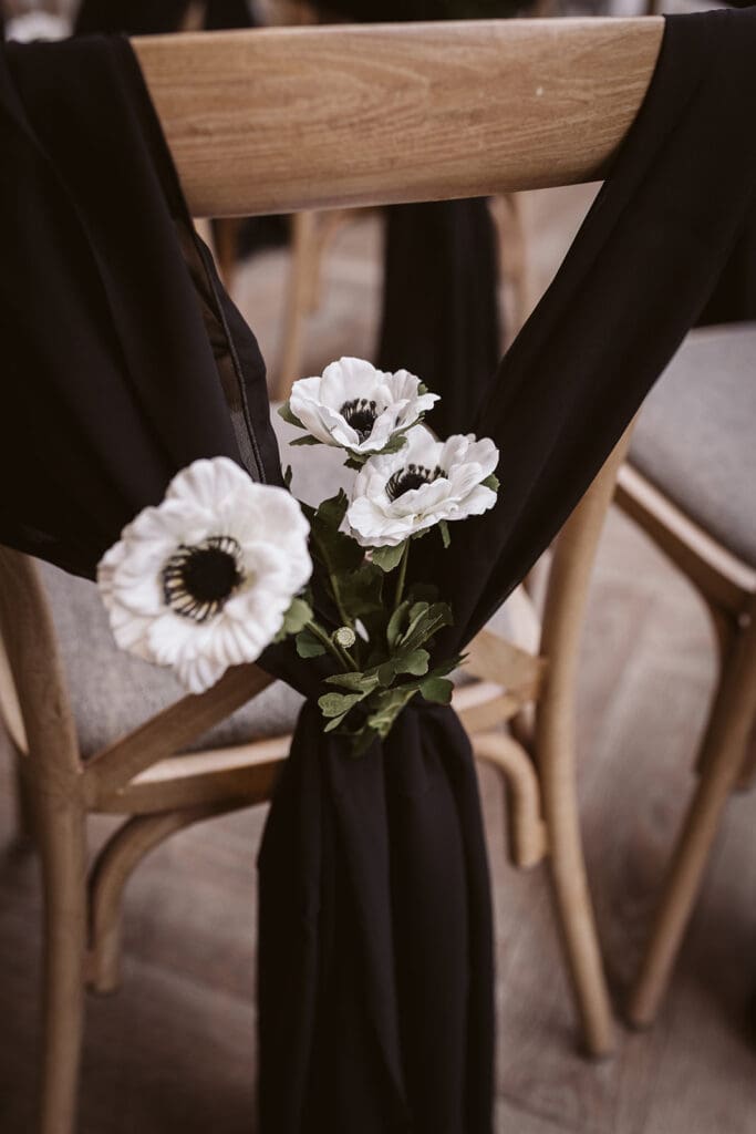 Difference between wedding styling and décor